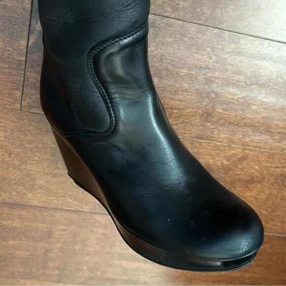 Stuart Weitzman Black Leather Wedge Boots with Fur Lining, Size6 - Picture 7 of 15